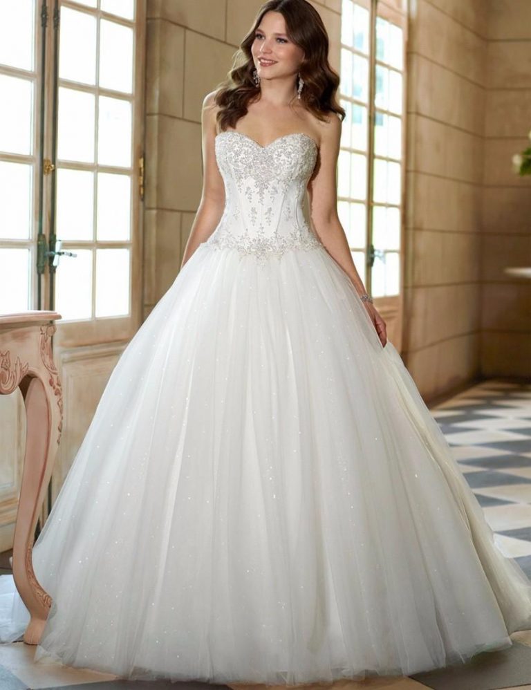 15 Best Corset Wedding Dresses for 2023 - Royal Wedding