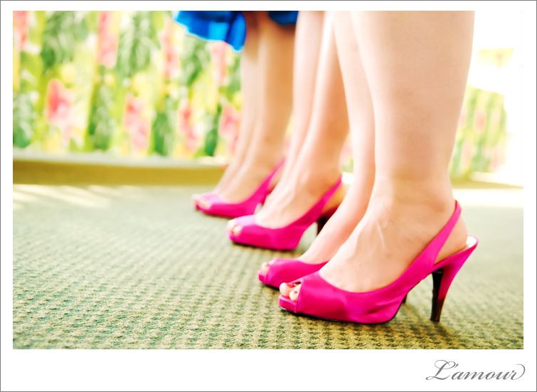 royal blue dresses with hot pink shoes- contrasting colors | Wedding