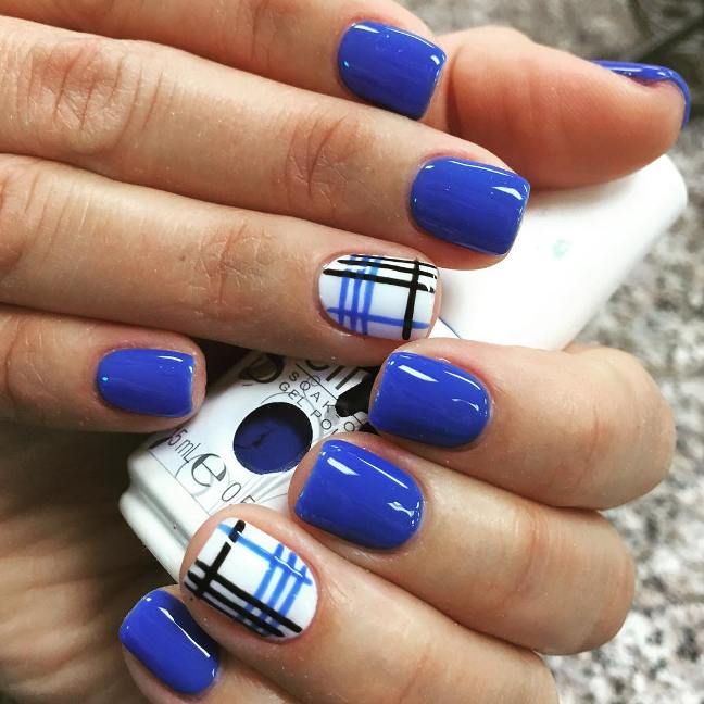 Experience the Glamorous Style of Royal Blue Nail Designs - Be Modish